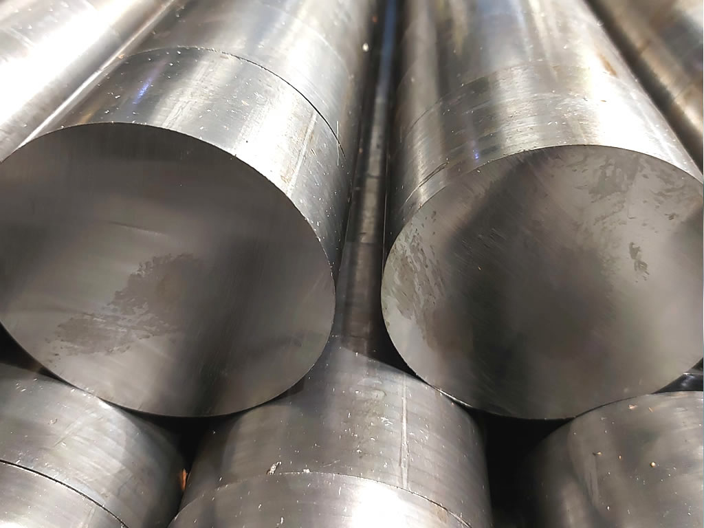 817M40T (EN24T) heat treated steel